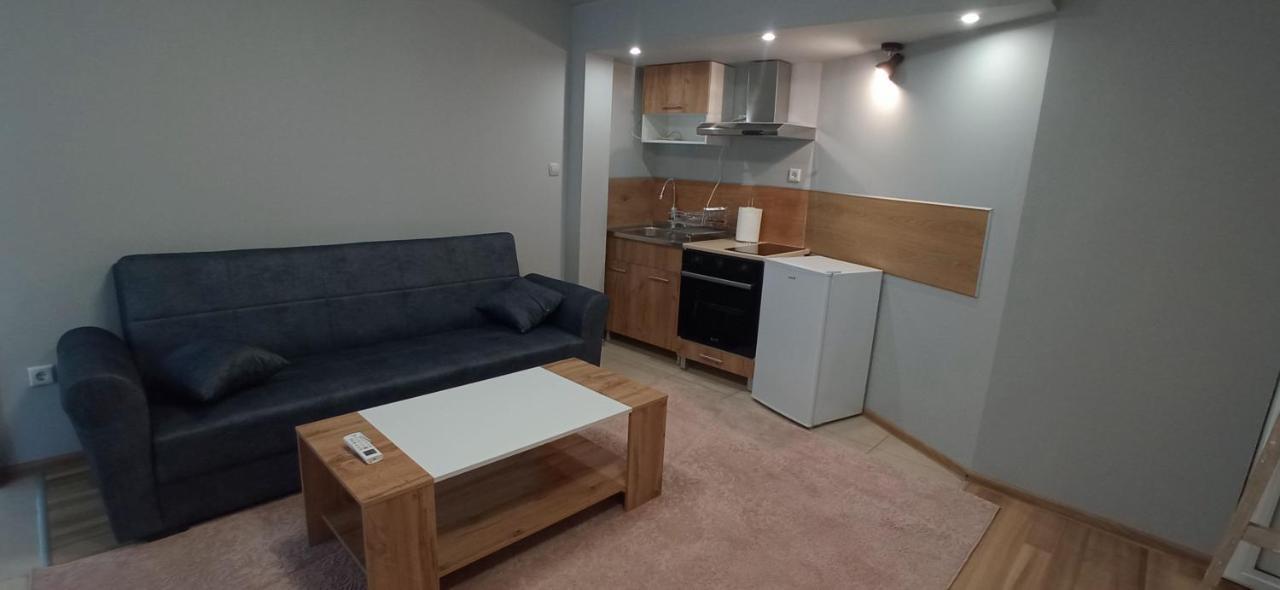 2 Apartment *